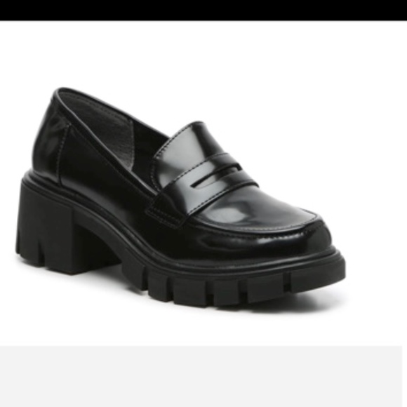 Crown Vintage Shoes - 1990s style Crown Vintage Sage Penny Loafer with chunky block heel, size 6.5